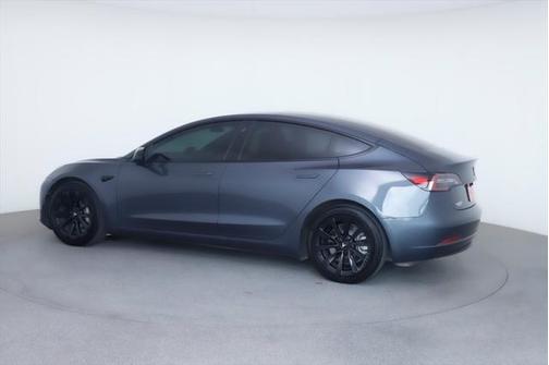2022 Tesla Model 3 Standard Range