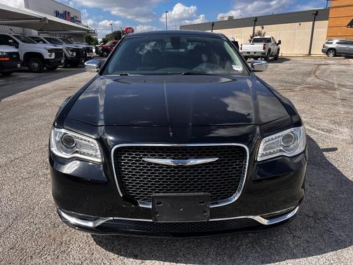 2017 Chrysler 300C Base