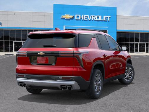 Radiant Red Tintcoat 2026 Chevrolet Traverse LT