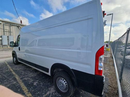 Bright White Clearcoat 2025 RAM ProMaster 2500 Tradesman