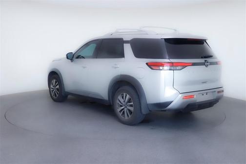 2022 Nissan Pathfinder SL 2WD