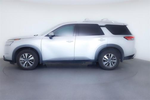 2022 Nissan Pathfinder SL 2WD