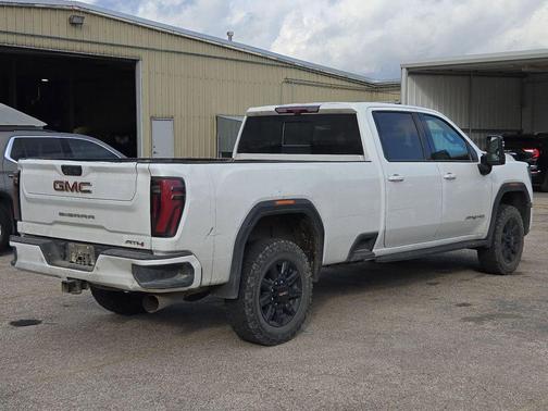 Summit White 2024 GMC Sierra 3500 AT4