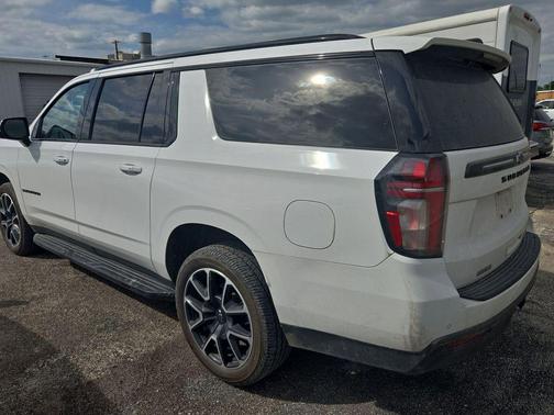 Summit White 2021 Chevrolet Suburban RST