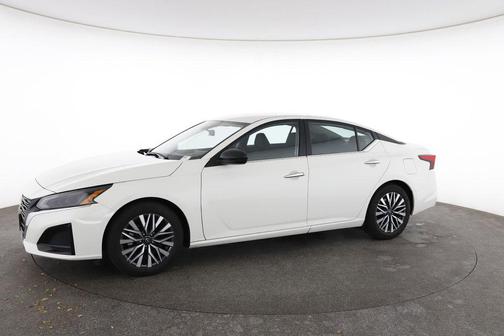 Glacier White 2025 Nissan Altima 2.5 SV