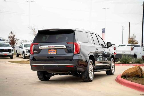2023 GMC Yukon XL SLT