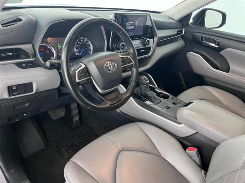 2023 Toyota Highlander Hybrid XLE