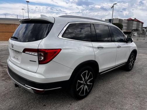 2021 Honda Pilot Touring 8-Passenger