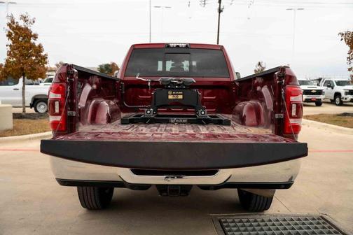 2021 RAM 3500 Laramie Crew Cab 4x4 8' Box