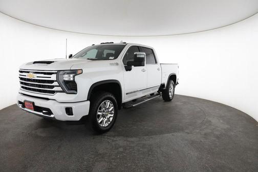 Iridescent Pearl Tricoat 2025 Chevrolet Silverado 2500 High Country