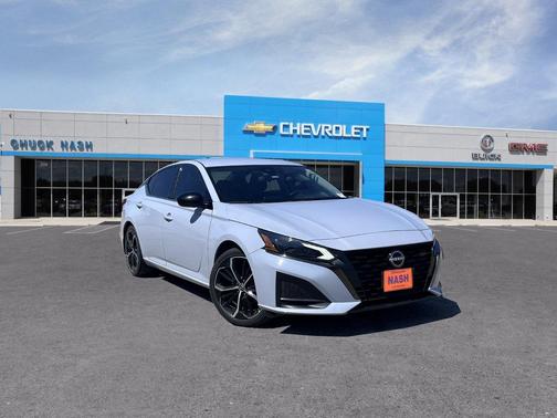 2023 Nissan Altima SR FWD