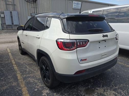 White Clearcoat 2019 Jeep Compass Latitude