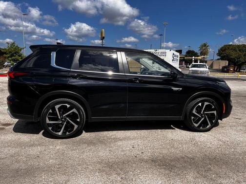 2023 Mitsubishi Outlander PHEV SE S-AWC