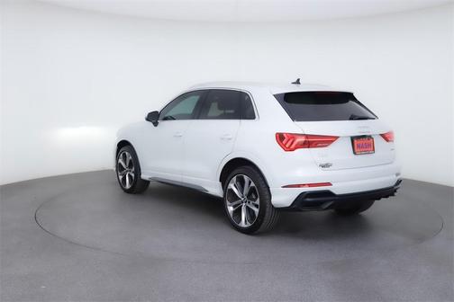 2020 Audi Q3 45 S line Prestige