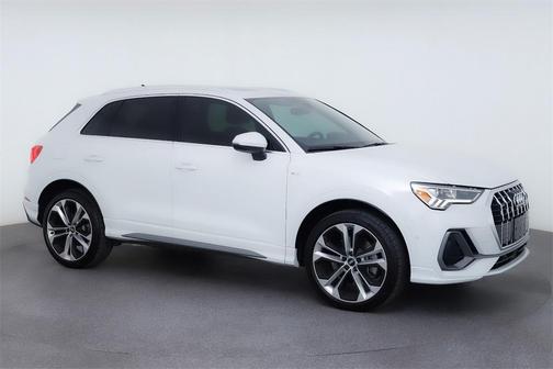 2020 Audi Q3 45 S line Prestige