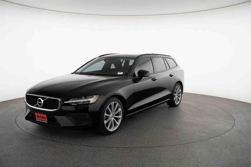 2020 Volvo V60 T5 Momentum