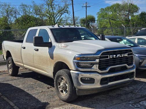 Bright White Clearcoat 2025 RAM 2500 Tradesman Crew Cab 4x4 8' Box