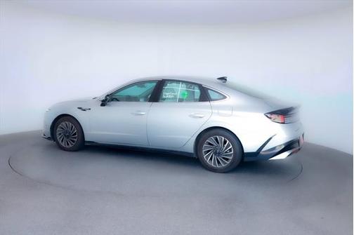 2024 Hyundai SONATA Hybrid SE