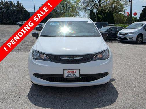 2025 Chrysler Voyager LX