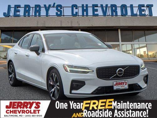 2024 Volvo S60 B5 Core Dark Theme