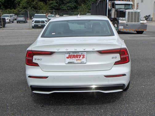 2024 Volvo S60 B5 Core Dark Theme