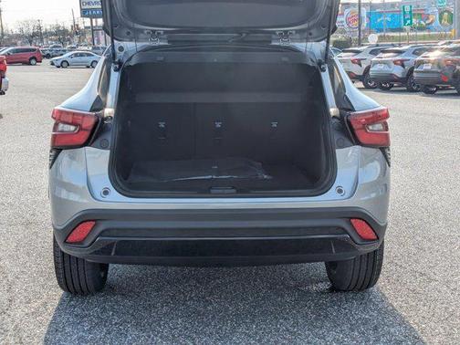 Sterling Gray Metallic 2026 Chevrolet Trax FWD 2RS