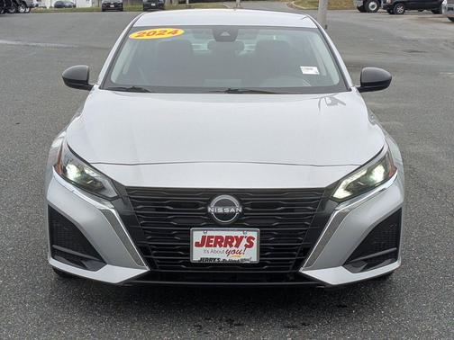 Brilliant Silver Metallic 2024 Nissan Altima 2.5 SV