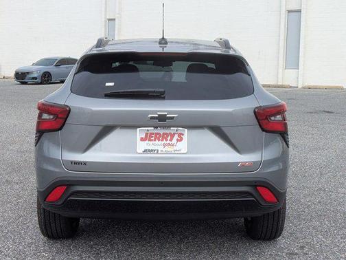 Sterling Gray Metallic 2026 Chevrolet Trax FWD 2RS