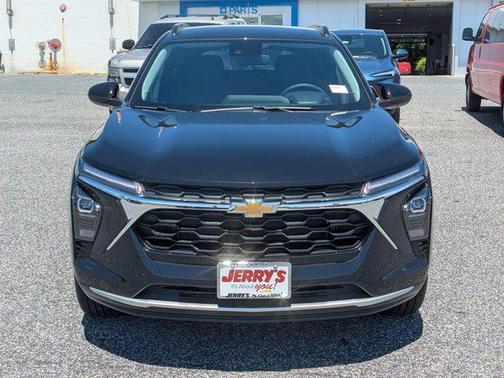 Mosaic Black Metallic 2026 Chevrolet Trax LT