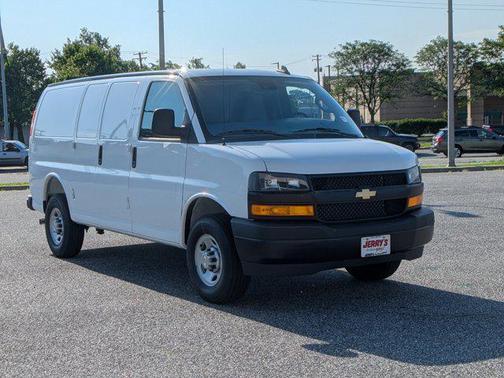 2025 Chevrolet Express 2500 RWD 2500 Regular Wheelbase WT