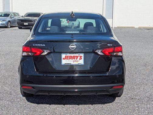 2023 Nissan Versa 1.6 SV