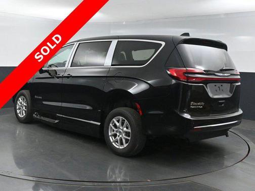 2025 Chrysler Pacifica L