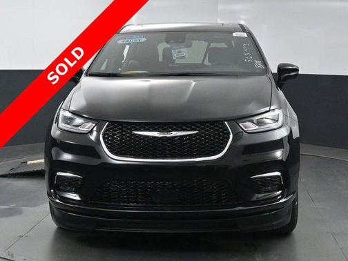 2025 Chrysler Pacifica L