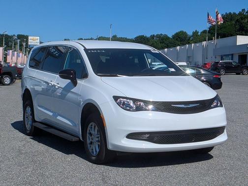 Bright White Clearcoat 2026 Chrysler Voyager LX