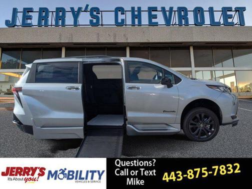 2025 Toyota Sienna XSE 7 Passenger