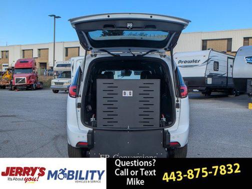 2024 Chrysler Pacifica Touring