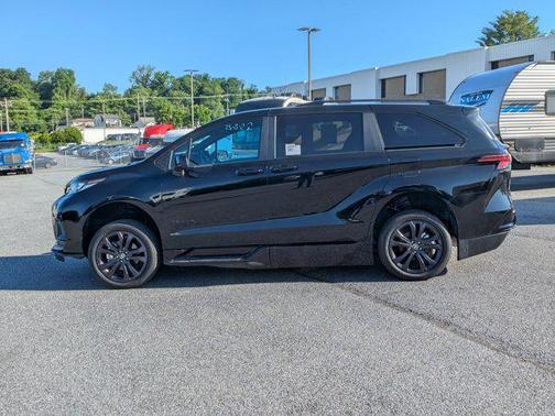 2025 Toyota Sienna XSE 7 Passenger