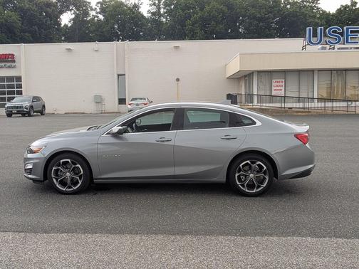 Sterling Gray Metallic 2024 Chevrolet Malibu FWD 1LT