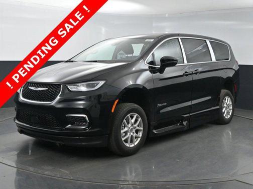 2025 Chrysler Pacifica L