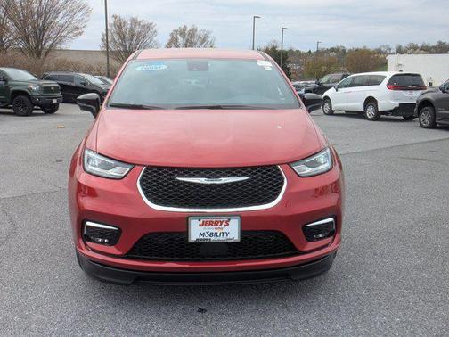 2025 Chrysler Pacifica L