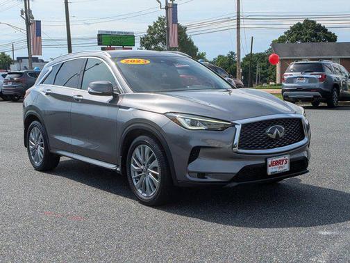 2023 INFINITI QX50 LUXE AWD