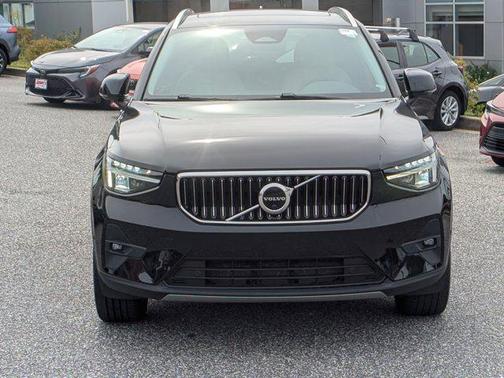 2023 Volvo XC40 B5 Plus Bright Theme