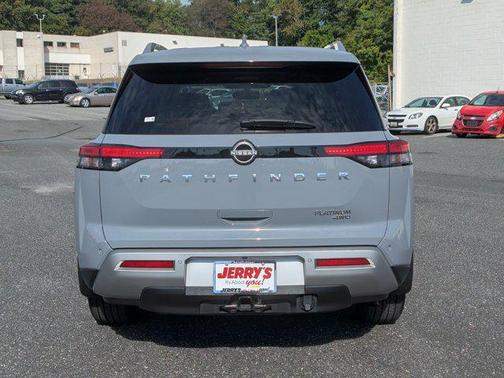 2022 Nissan Pathfinder Platinum 4WD