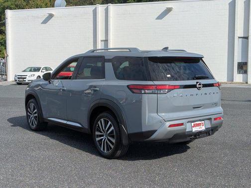 2022 Nissan Pathfinder Platinum 4WD