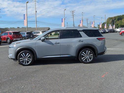 2022 Nissan Pathfinder Platinum 4WD