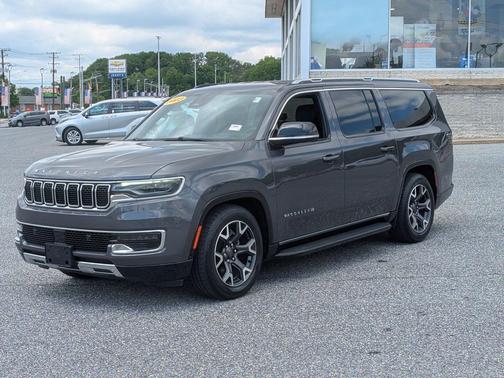 Baltic Gray Metallic Clearcoat 2023 Jeep Wagoneer L Series III 4x4