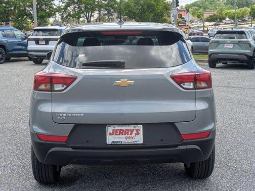 Sterling Gray Metallic 2026 Chevrolet Trailblazer LS