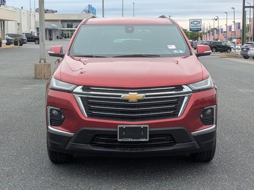 Radiant Red Tintcoat 2023 Chevrolet Traverse LT Cloth