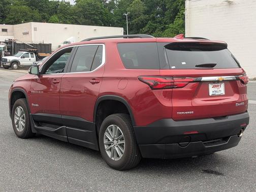 Radiant Red Tintcoat 2023 Chevrolet Traverse LT Cloth
