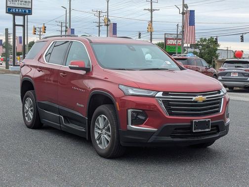 Radiant Red Tintcoat 2023 Chevrolet Traverse LT Cloth